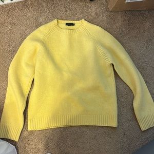 Lambswool yellow sweater